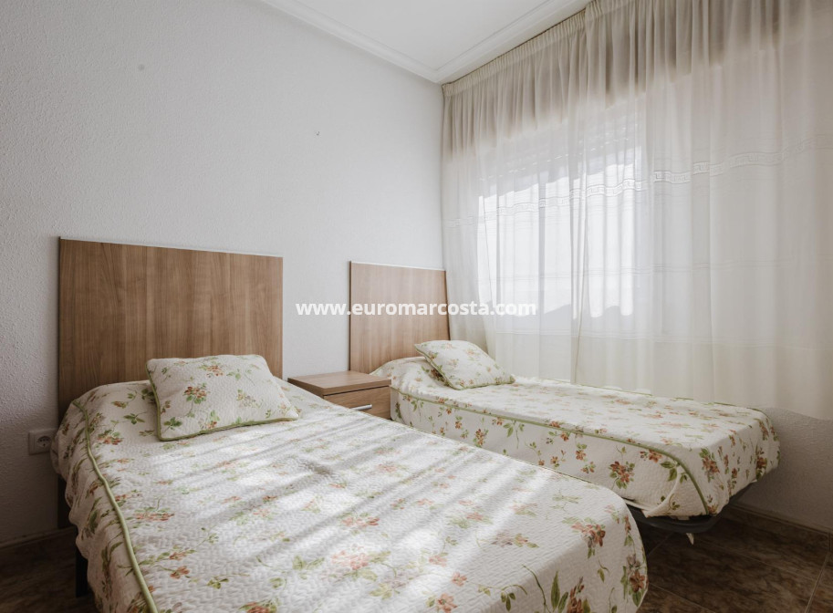 Objekte zum Wiederverkauf - Wohnung - Torrevieja - TORREVIEJA