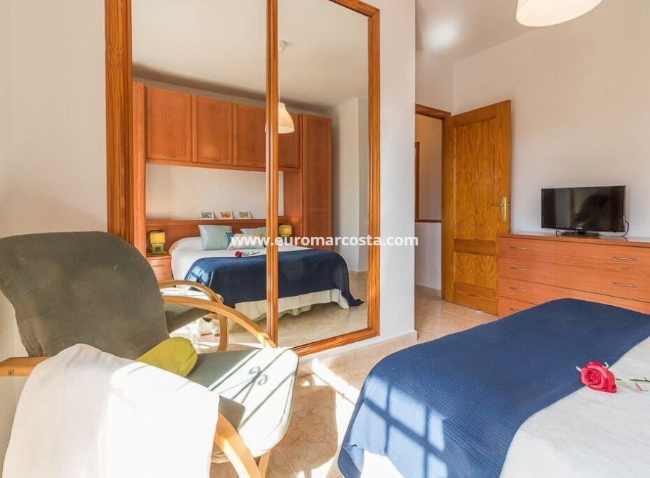 Objekte zum Wiederverkauf - Casa - Orihuela Costa