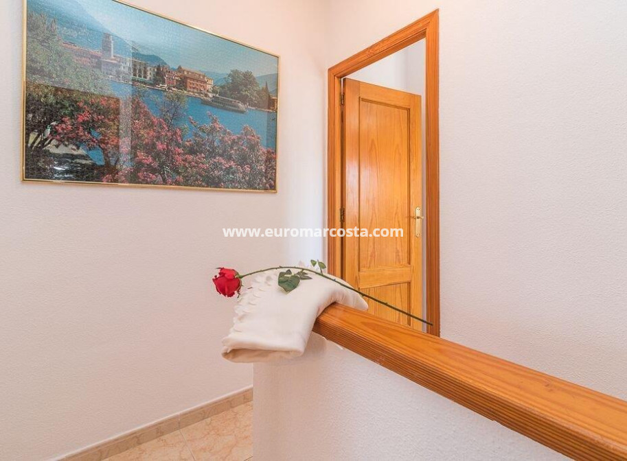 Objekte zum Wiederverkauf - Casa - Orihuela Costa