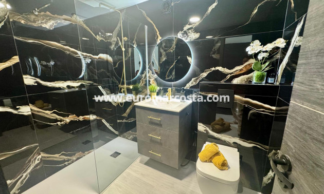 Objekte zum Wiederverkauf - Wohnung - Torrevieja - TORREVIEJA