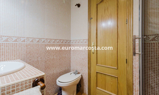 Venta - Apartamento / piso - Torrevieja - TORREVIEJA