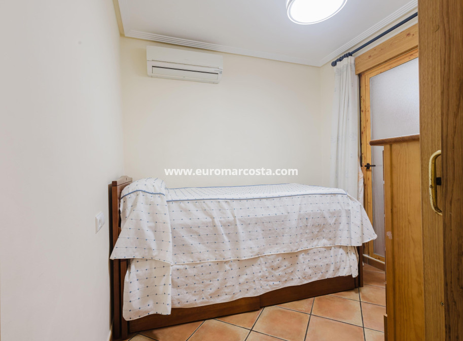 Venta - Apartamento / piso - Torrevieja - TORREVIEJA