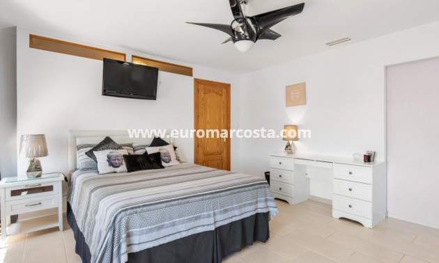 Sale - Country house - Catral