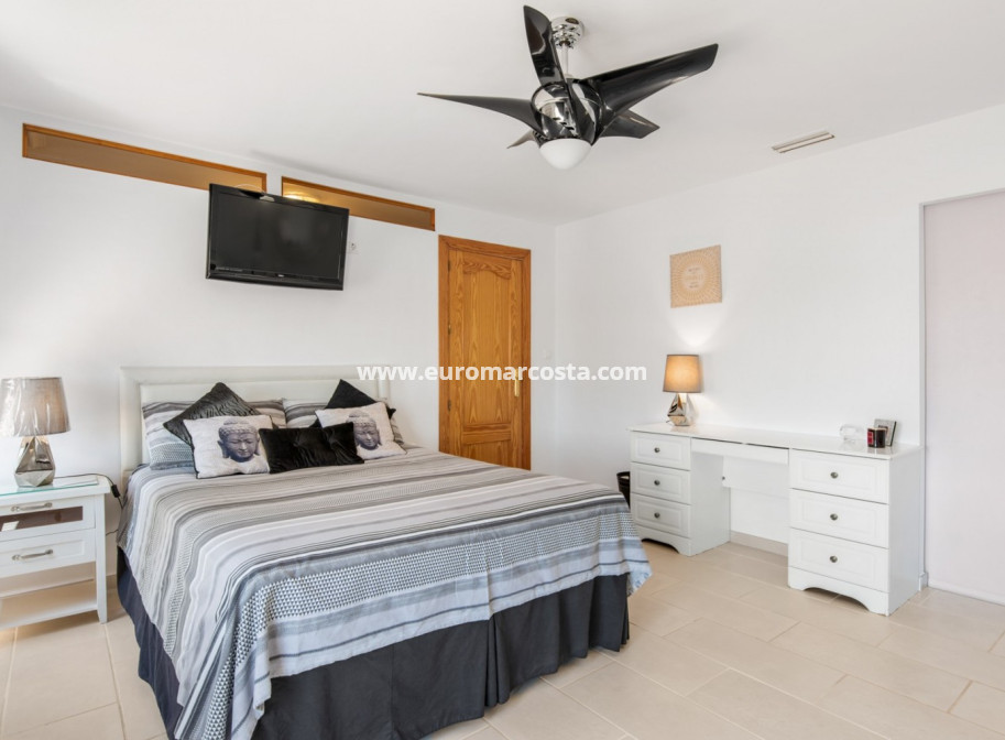 Sale - Country house - Catral