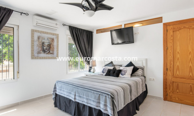 Sale - Country house - Catral