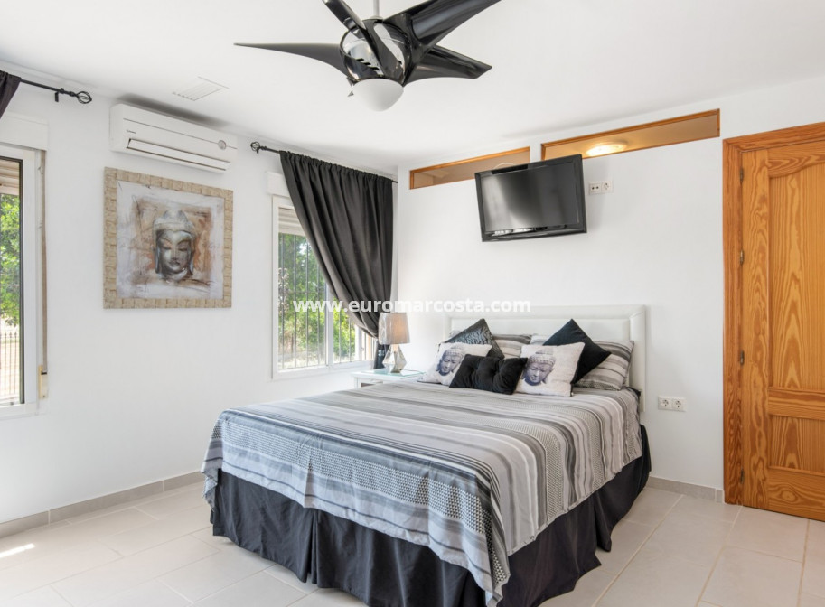 Sale - Country house - Catral