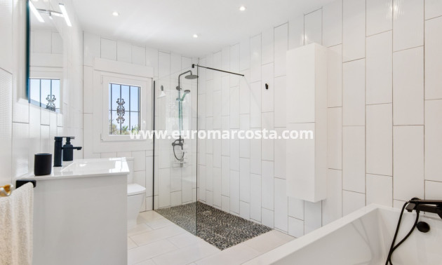 Sale - Country house - Catral