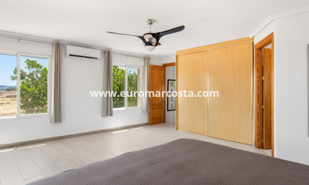 Sale - Country house - Catral