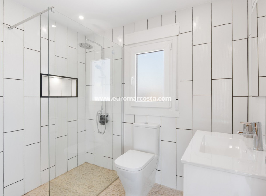 Sale - Country house - Catral