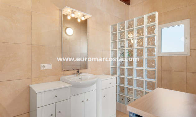 Sale - Country house - Catral