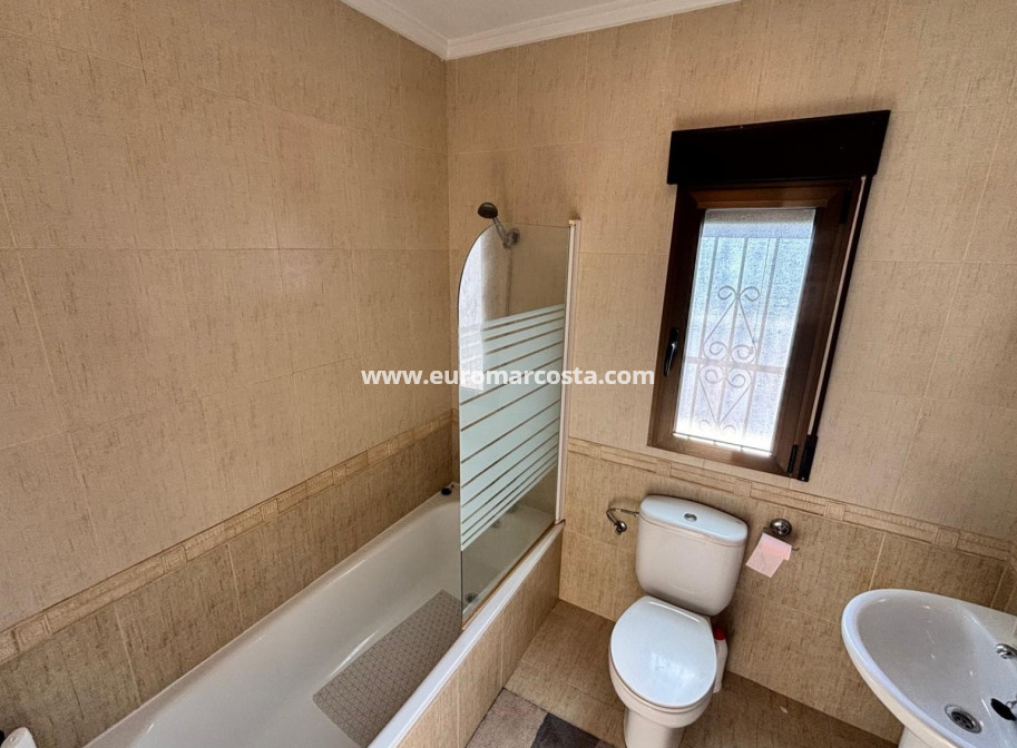 Venta - Villa / Detached - Ciudad Quesada