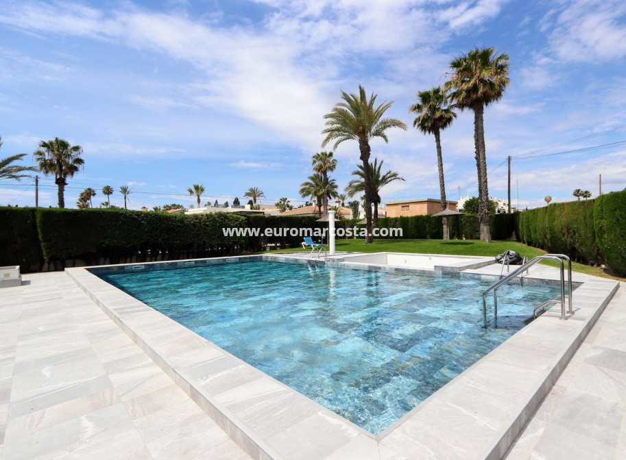 Objekte zum Wiederverkauf - Wohnung - Orihuela Costa