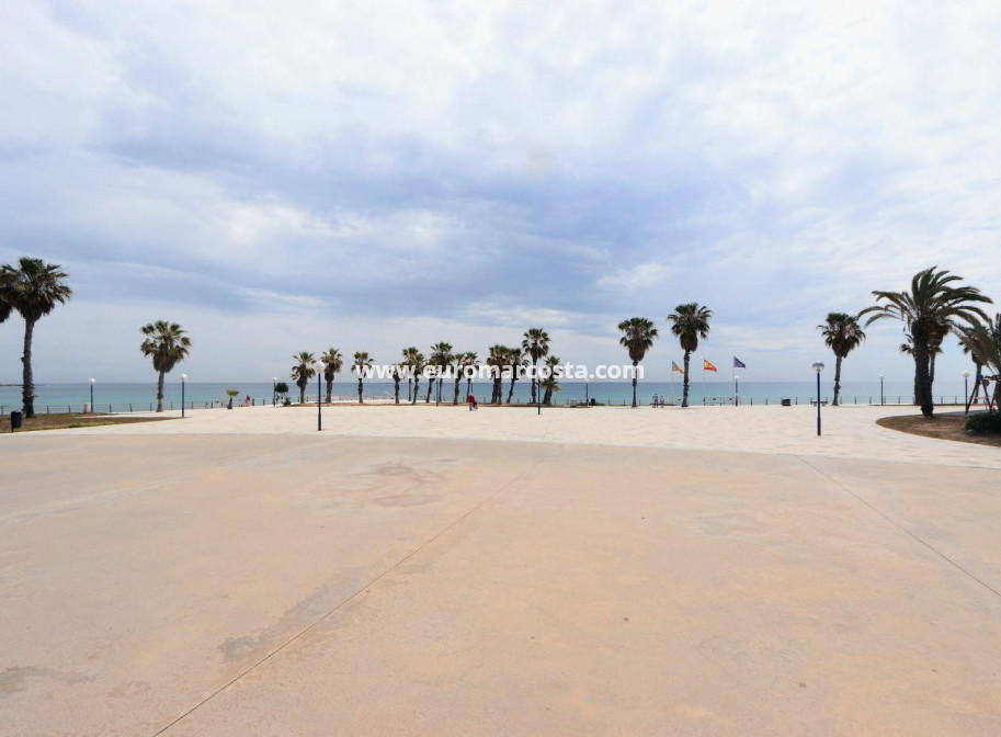 Objekte zum Wiederverkauf - Wohnung - Orihuela Costa