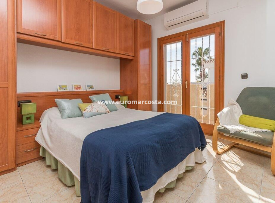 Objekte zum Wiederverkauf - Casa - Orihuela Costa