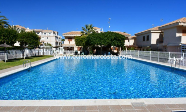 Objekte zum Wiederverkauf - Casa - Orihuela Costa