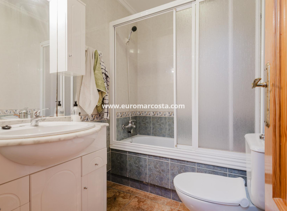 Venta - Apartamento / piso - Torrevieja - TORREVIEJA