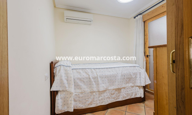 Venta - Apartamento / piso - Torrevieja - TORREVIEJA