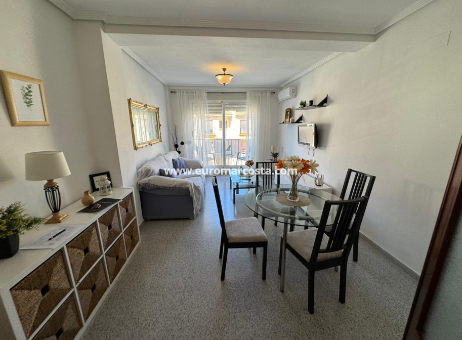 Objekte zum Wiederverkauf - Wohnung - San Miguel de Salinas