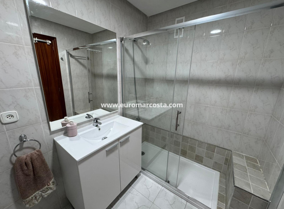 Objekte zum Wiederverkauf - Wohnung - San Miguel de Salinas