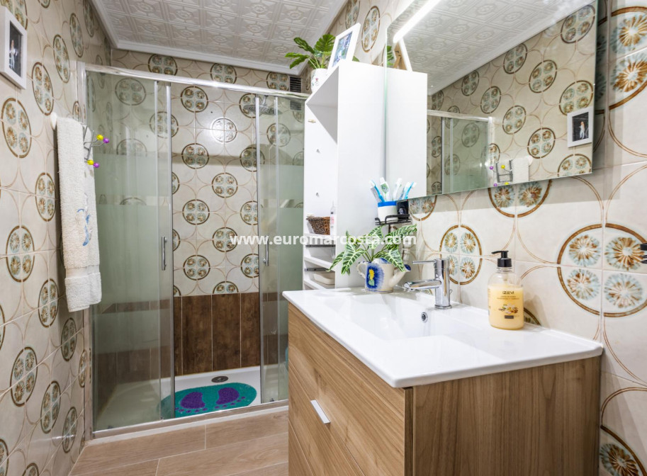 Objekte zum Wiederverkauf - Wohnung - Torrevieja - TORREVIEJA