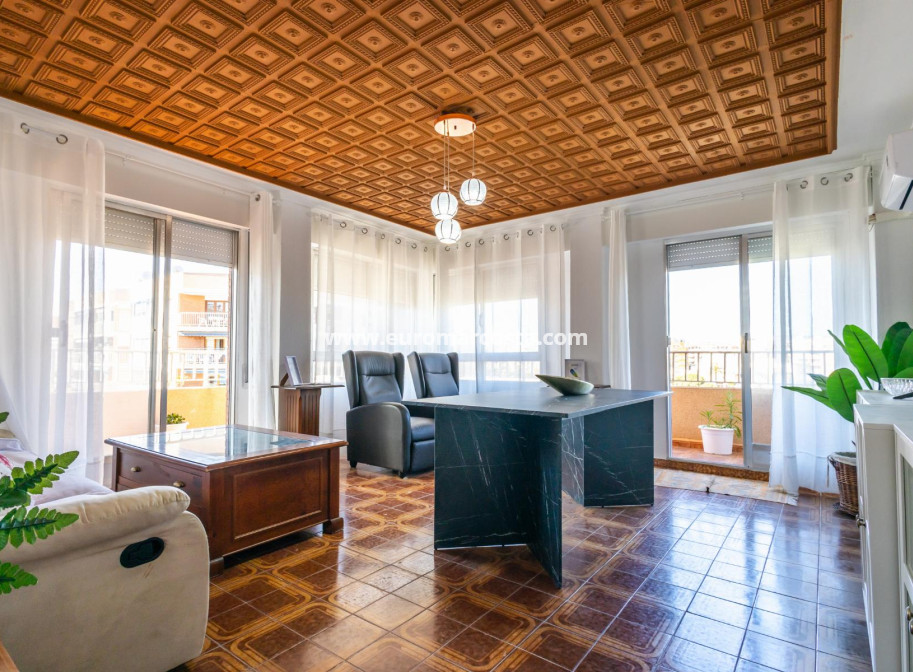 Objekte zum Wiederverkauf - Wohnung - Torrevieja - TORREVIEJA