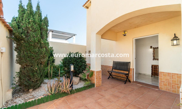 Objekte zum Wiederverkauf - Villa freitstehend - Torrevieja - La Mata