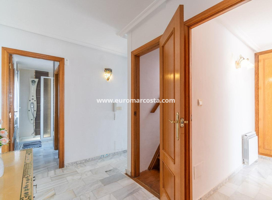 Objekte zum Wiederverkauf - Villa freitstehend - Torrevieja - La Mata