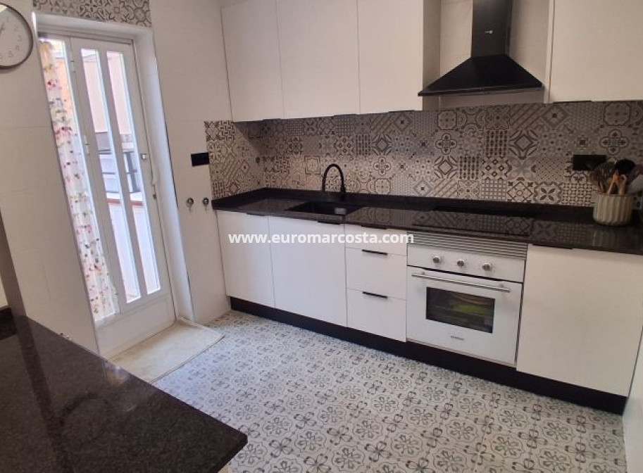Sale - Townhouse - Torrevieja - TORREVIEJA