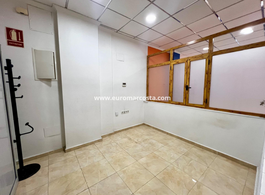 Sale - Commercial - Beniel