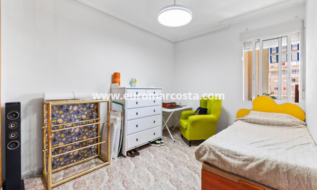 Objekte zum Wiederverkauf - Wohnung - Torrevieja - TORREVIEJA