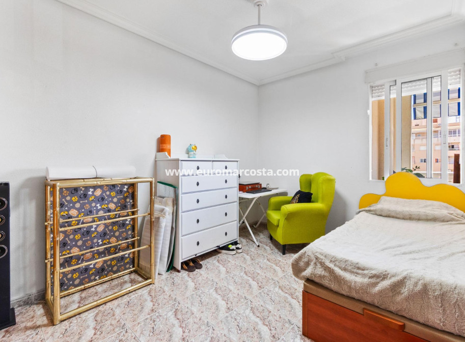 Objekte zum Wiederverkauf - Wohnung - Torrevieja - TORREVIEJA