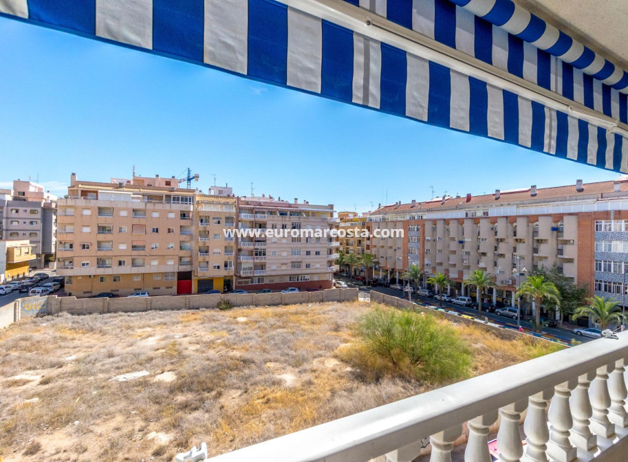 Objekte zum Wiederverkauf - Wohnung - Torrevieja - TORREVIEJA