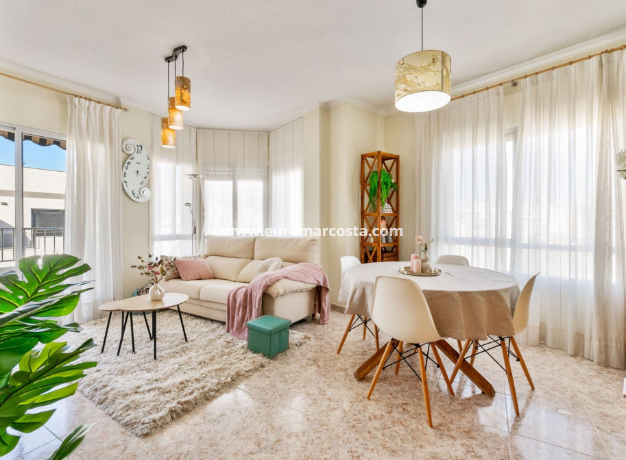 Sale - Apartment / flat - Torrevieja - TORREVIEJA