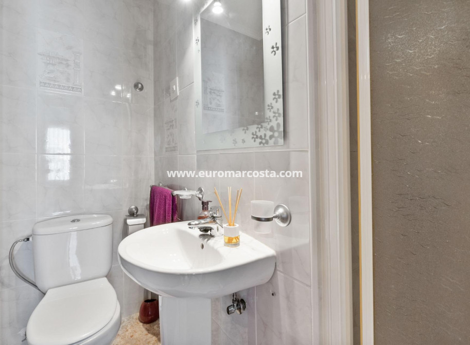 Sale - Apartment / flat - Torrevieja - TORREVIEJA