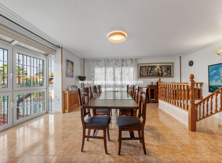 Venta - Villa - Torrevieja - TORREVIEJA