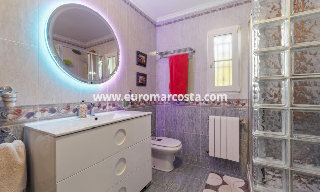 Venta - Villa - Torrevieja - TORREVIEJA