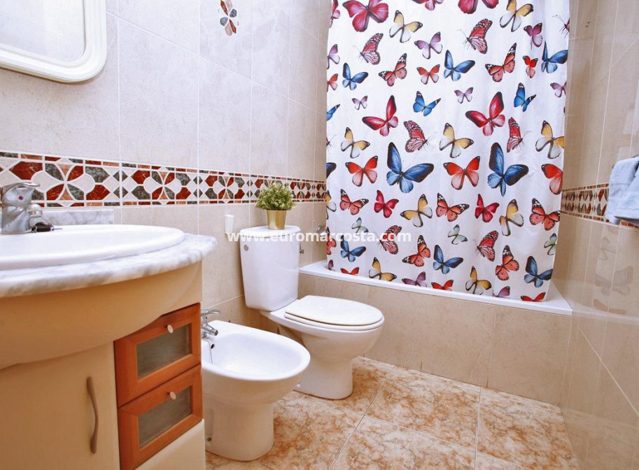 Objekte zum Wiederverkauf - Wohnung - Torrevieja - TORREVIEJA