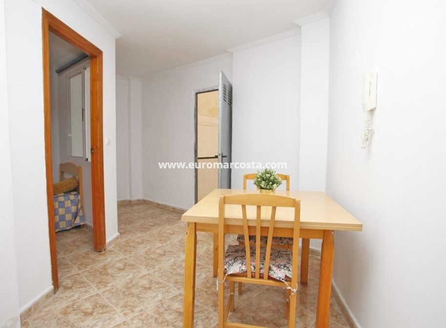 Objekte zum Wiederverkauf - Wohnung - Torrevieja - TORREVIEJA