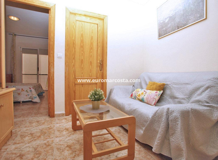 Objekte zum Wiederverkauf - Wohnung - Torrevieja - TORREVIEJA