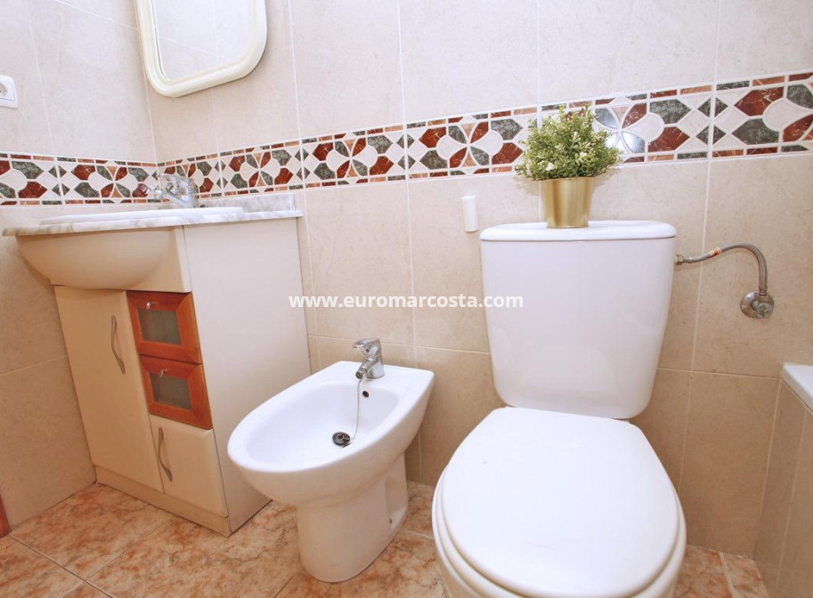 Objekte zum Wiederverkauf - Wohnung - Torrevieja - TORREVIEJA