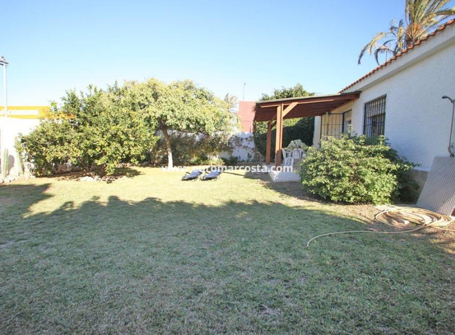 Sale - Chalet - Torrevieja - TORREVIEJA
