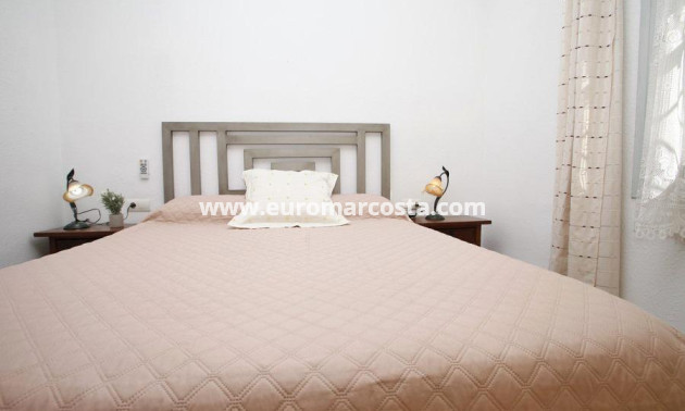 Sale - Chalet - Torrevieja - TORREVIEJA