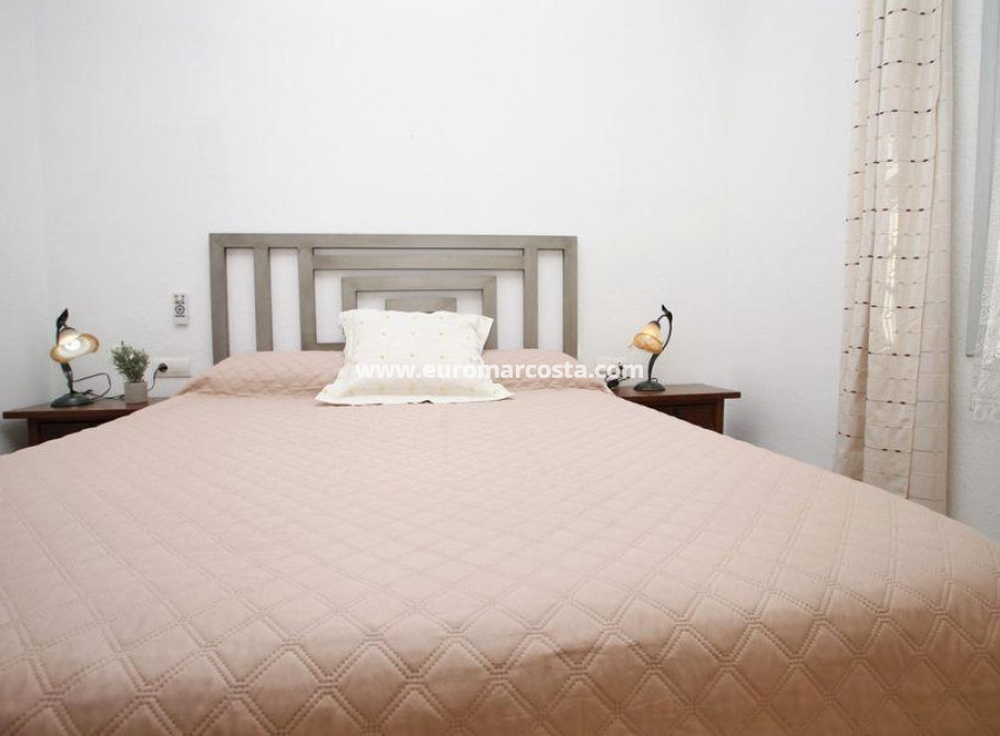 Sale - Chalet - Torrevieja - TORREVIEJA