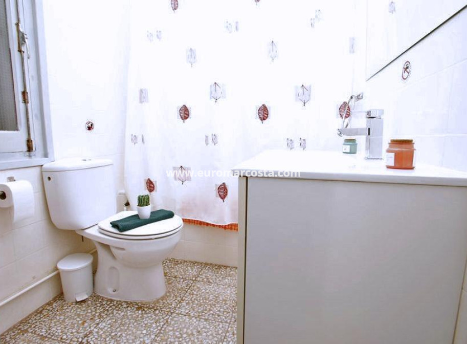 Sale - Chalet - Torrevieja - TORREVIEJA