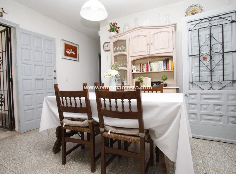 Sale - Chalet - Torrevieja - TORREVIEJA