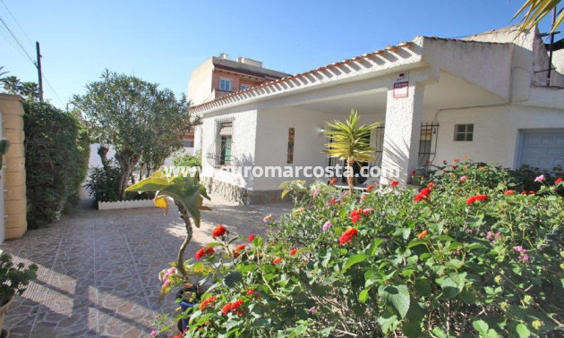 Sale - Chalet - Torrevieja - TORREVIEJA