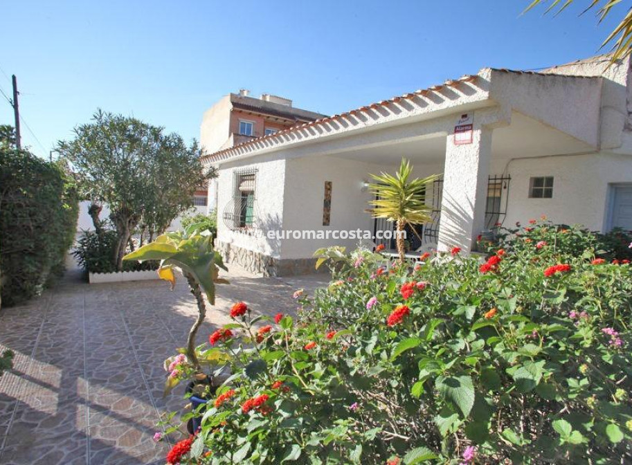 Sale - Chalet - Torrevieja - TORREVIEJA