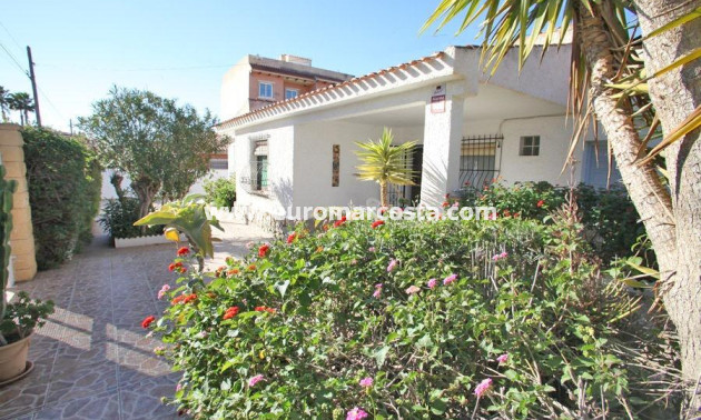 Sale - Chalet - Torrevieja - TORREVIEJA