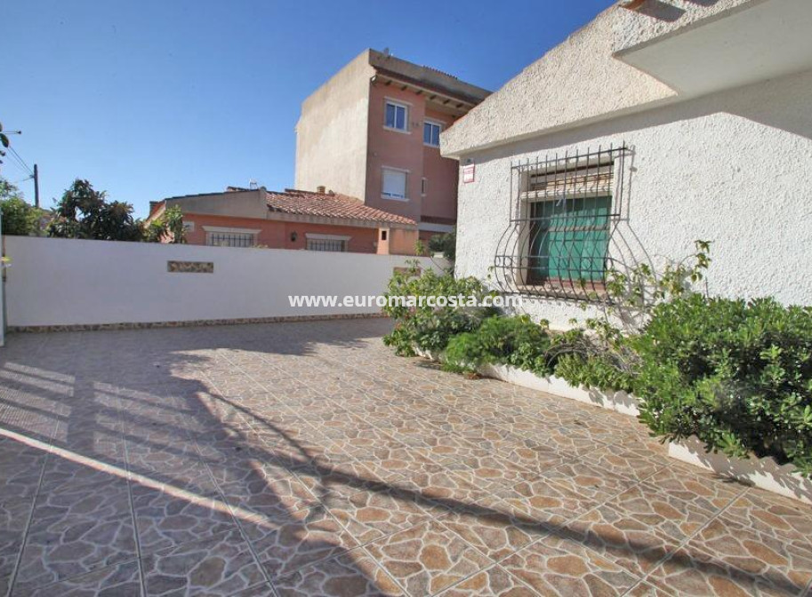 Sale - Chalet - Torrevieja - TORREVIEJA