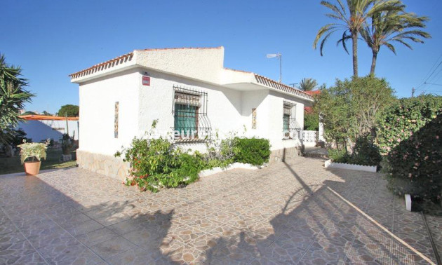 Sale - Chalet - Torrevieja - TORREVIEJA